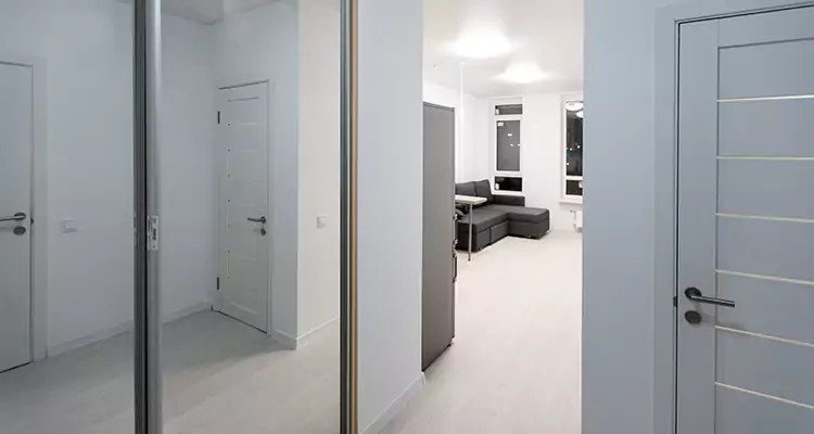 Modern Mirrored Closet Doors Repair in Iona, FL