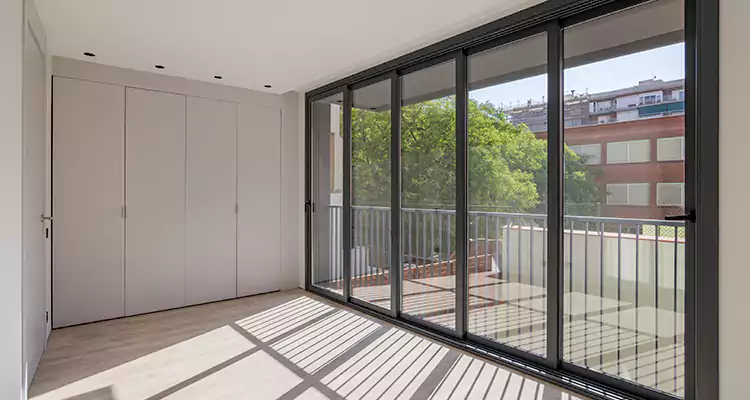 Fix Sliding Screen Door Track in Iona, FL